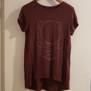 American Eagle maroon casual tee, winter moon